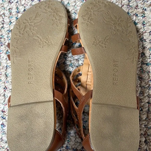 Open toed star sandals - Picture 6 of 6